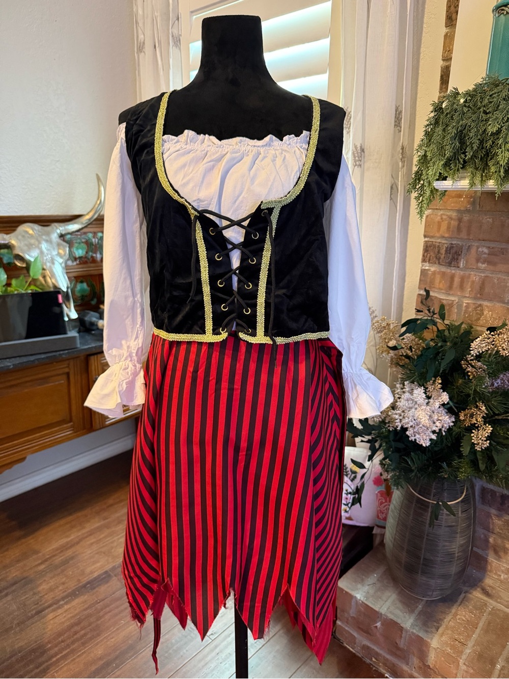 Spirit Halloween Buccaneer Beauty Pirate Costume Women’s Red Black Gold Lace Up